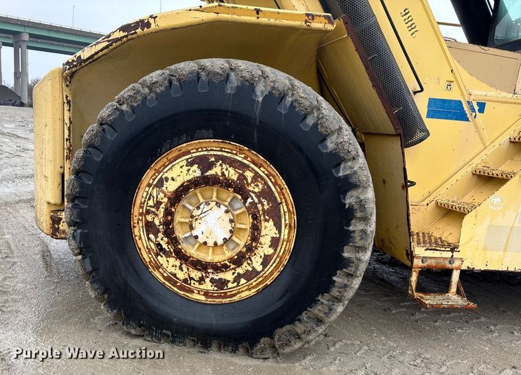 image for item DK0222 1998 Hyster RS46-35CH reach stacker