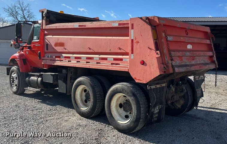 image for item DK0224 2005 International 7400 dump truck
