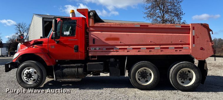 image for item DK0224 2005 International 7400 dump truck