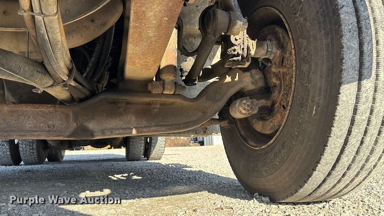 image for item DK0224 2005 International 7400 dump truck