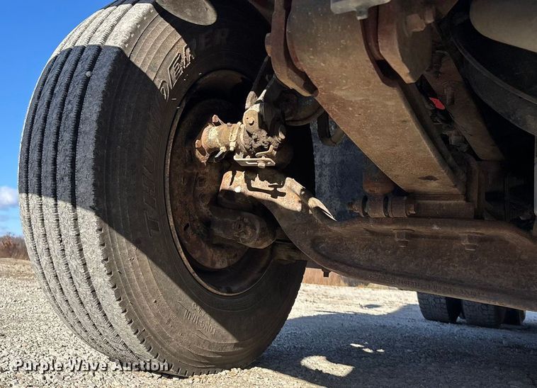 image for item DK0224 2005 International 7400 dump truck