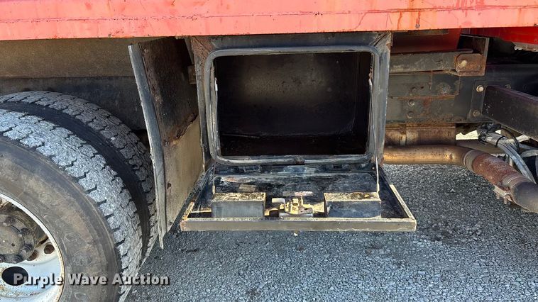 image for item DK0224 2005 International 7400 dump truck