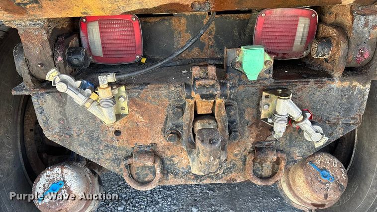 image for item DK0224 2005 International 7400 dump truck