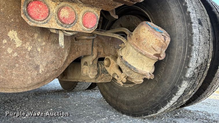 image for item DK0224 2005 International 7400 dump truck