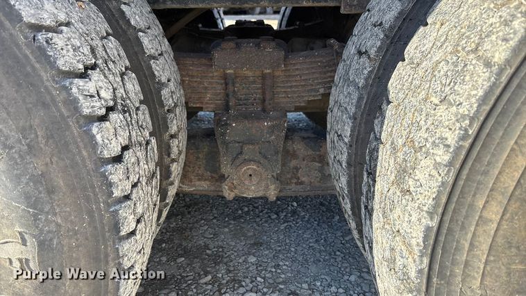 image for item DK0224 2005 International 7400 dump truck