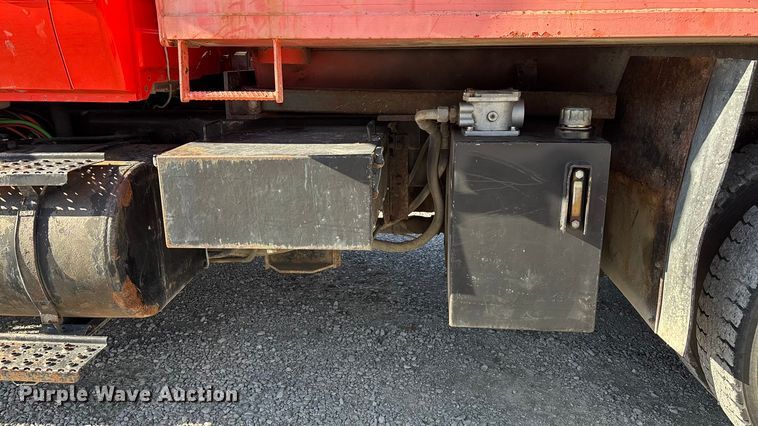 image for item DK0224 2005 International 7400 dump truck