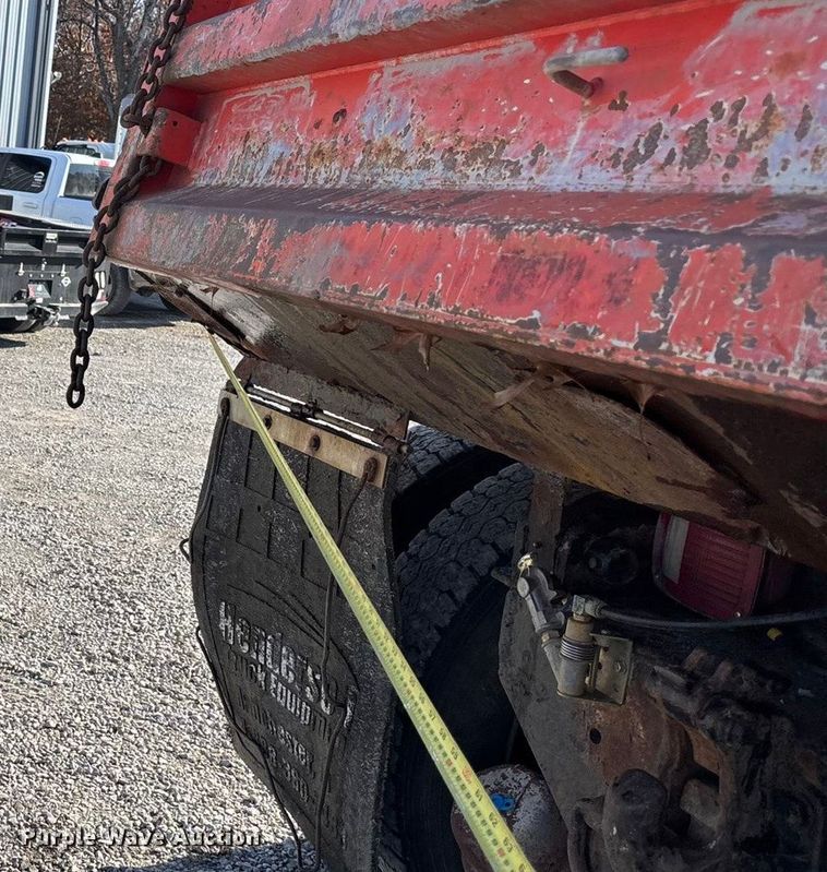 image for item DK0224 2005 International 7400 dump truck