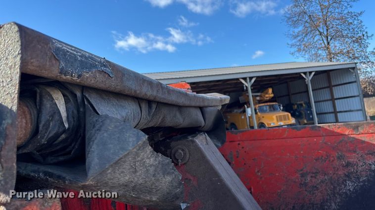 image for item DK0224 2005 International 7400 dump truck