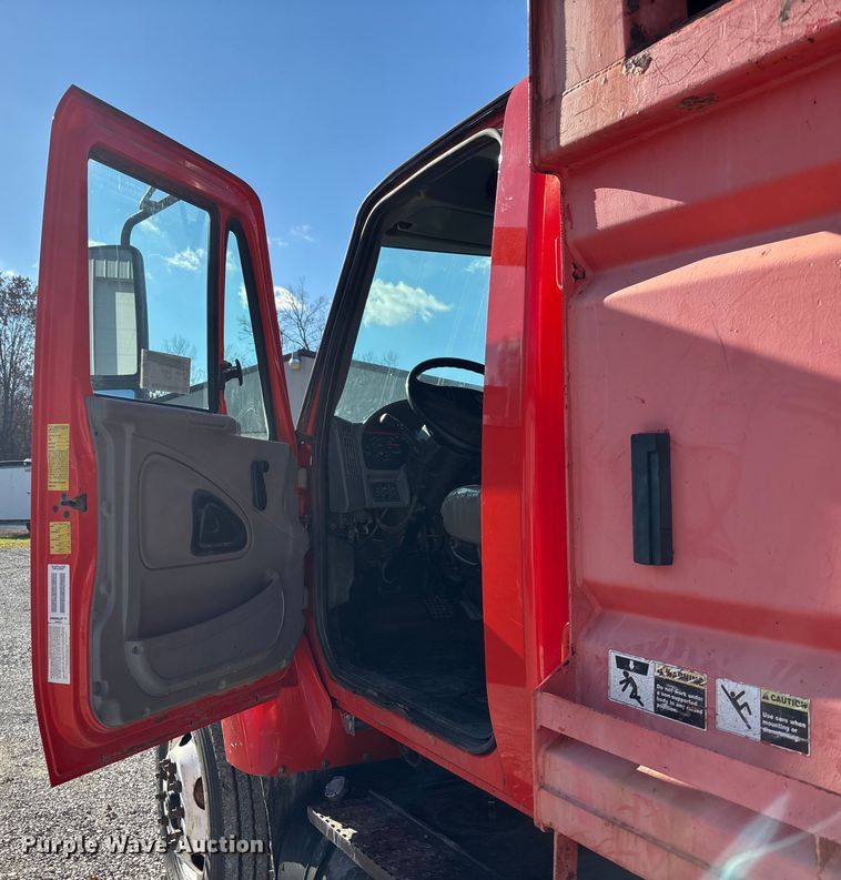 image for item DK0224 2005 International 7400 dump truck