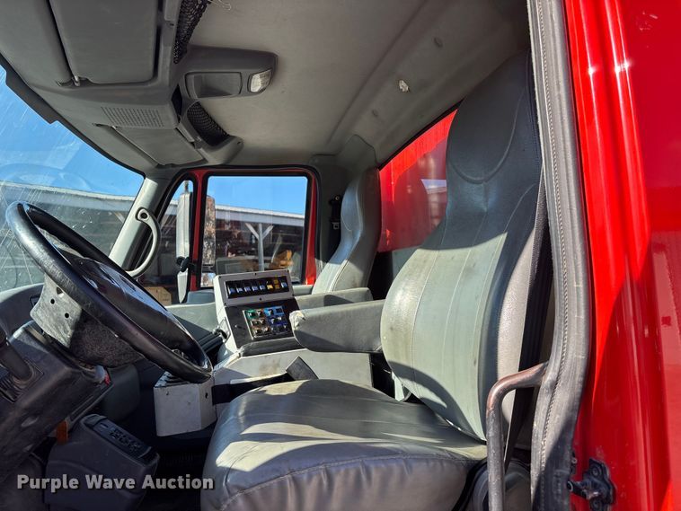 image for item DK0224 2005 International 7400 dump truck