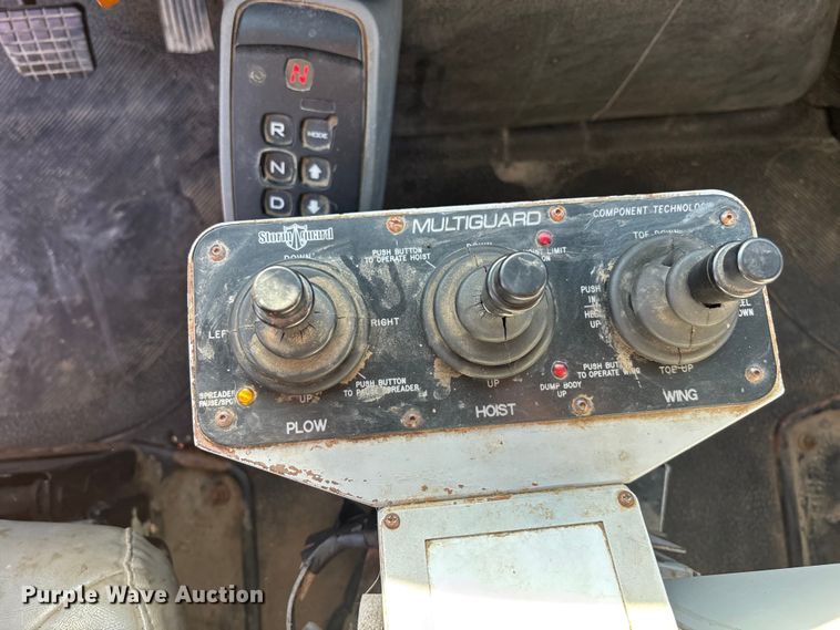 image for item DK0224 2005 International 7400 dump truck