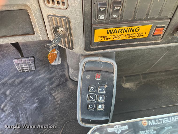 image for item DK0224 2005 International 7400 dump truck