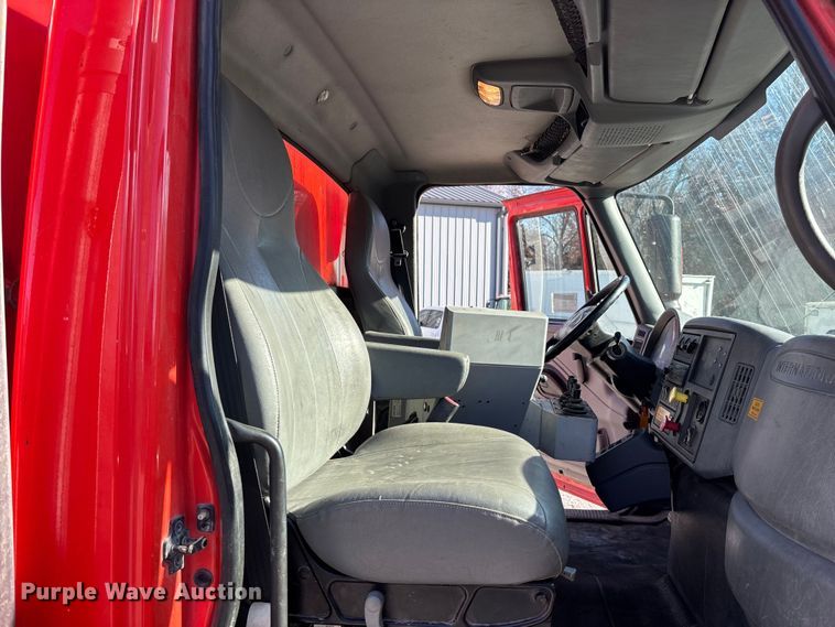 image for item DK0224 2005 International 7400 dump truck