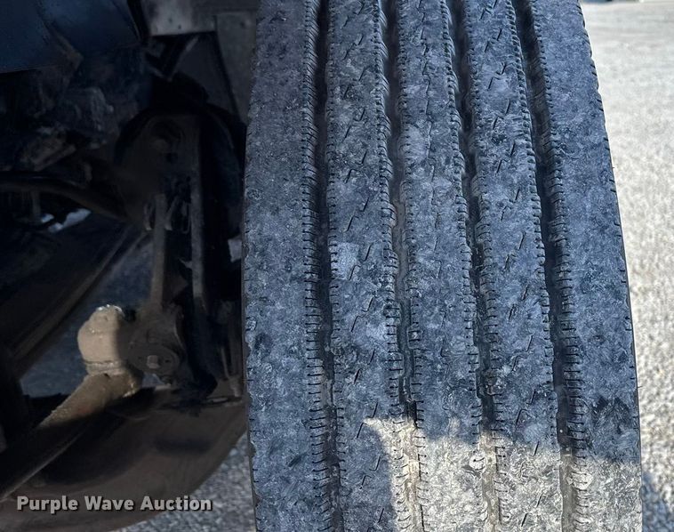 image for item DK0224 2005 International 7400 dump truck