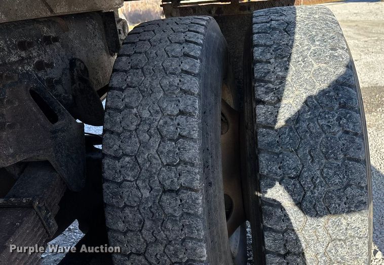 image for item DK0224 2005 International 7400 dump truck