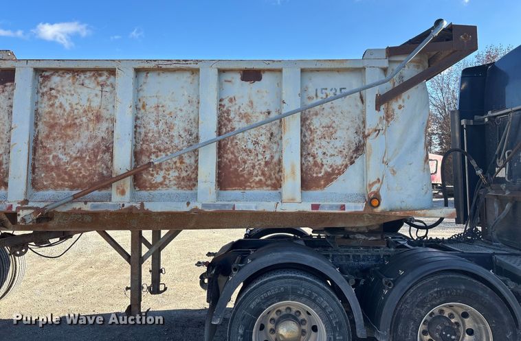 image for item DK0225 1998 Hibuilt end dump trailer