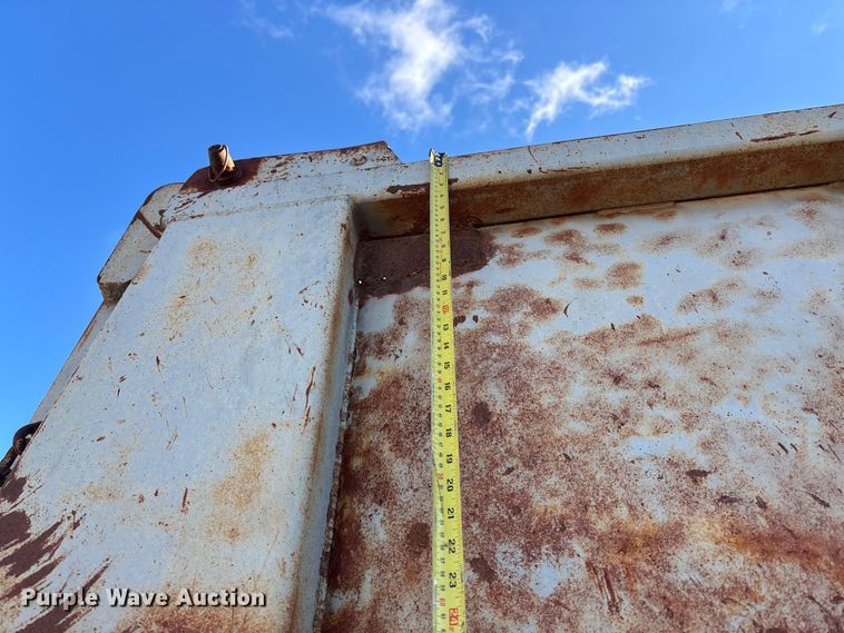 image for item DK0225 1998 Hibuilt end dump trailer