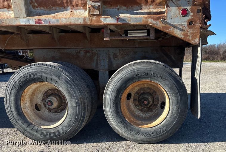 image for item DK0225 1998 Hibuilt end dump trailer