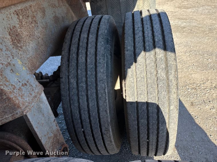 image for item DK0225 1998 Hibuilt end dump trailer