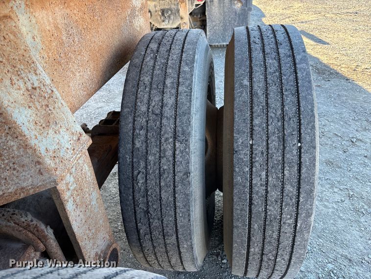 image for item DK0225 1998 Hibuilt end dump trailer