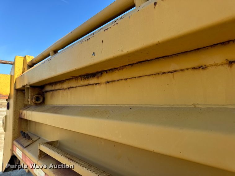 image for item DO2413 2001 International 4900 dump truck