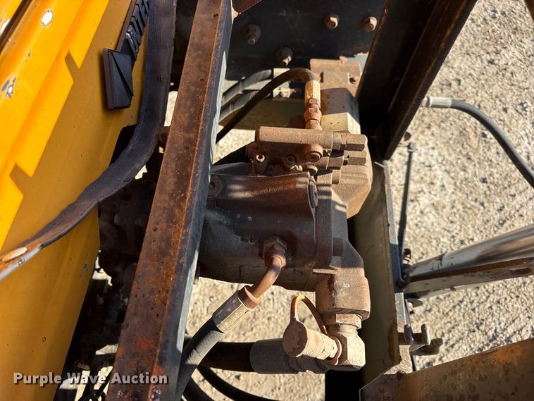 image for item DO2413 2001 International 4900 dump truck