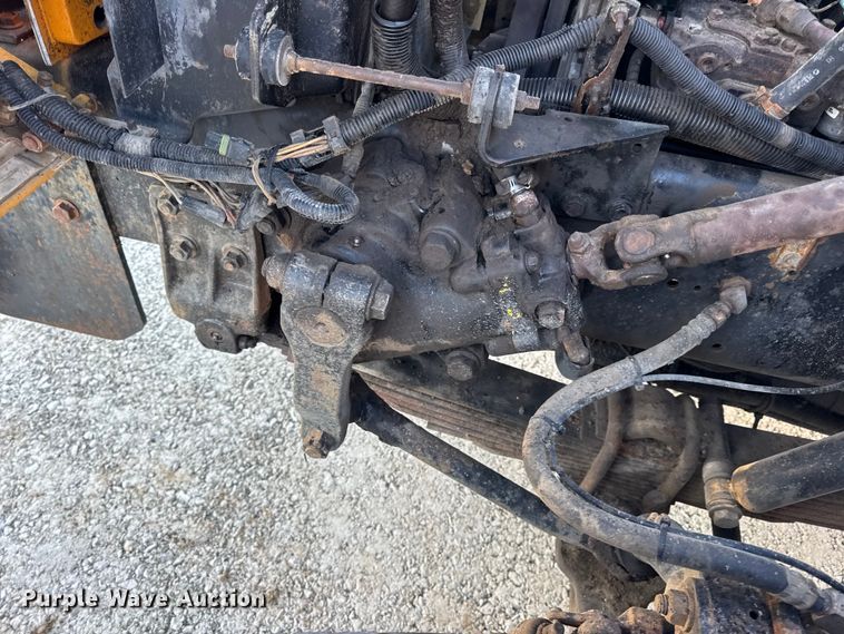 image for item DO2413 2001 International 4900 dump truck