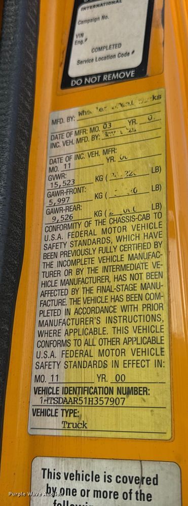 image for item DO2413 2001 International 4900 dump truck