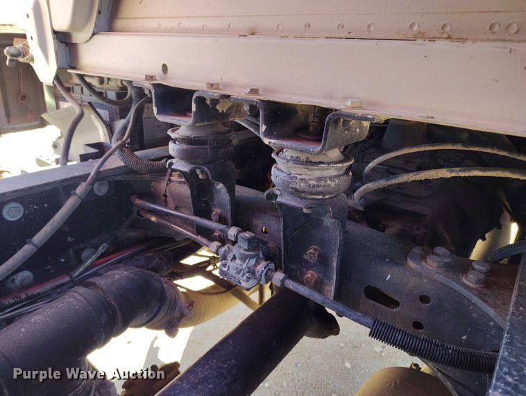 image for item DP5087 1998 Freightliner FL80 water truck