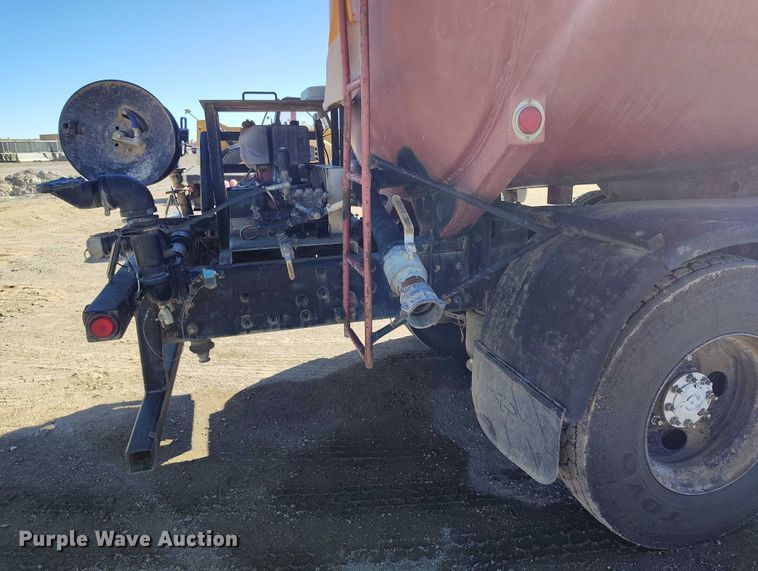 image for item DP5087 1998 Freightliner FL80 water truck