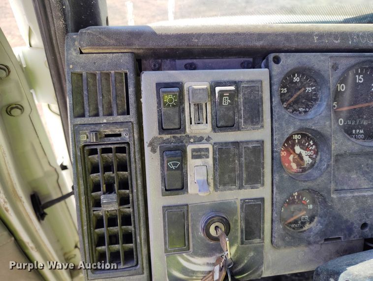 image for item DP5087 1998 Freightliner FL80 water truck