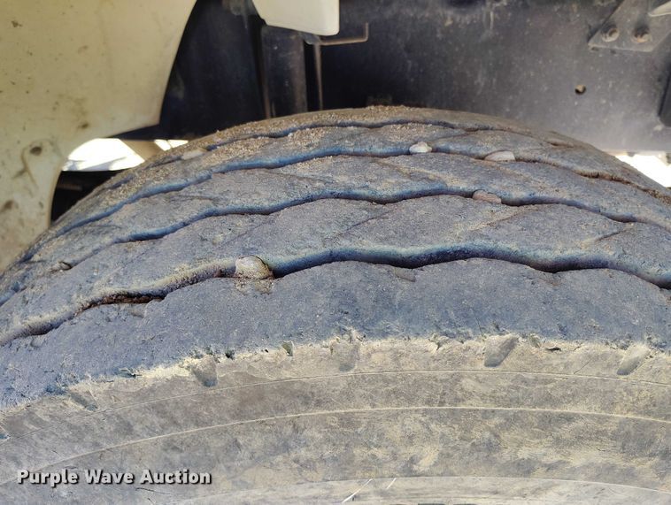 image for item DP5087 1998 Freightliner FL80 water truck