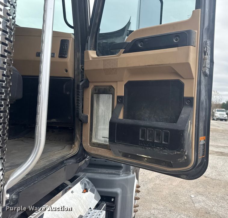 image for item DQ4137 2023 Mack Granite dump truck