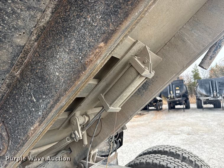 image for item DQ4138 2019 Mack Granite dump truck