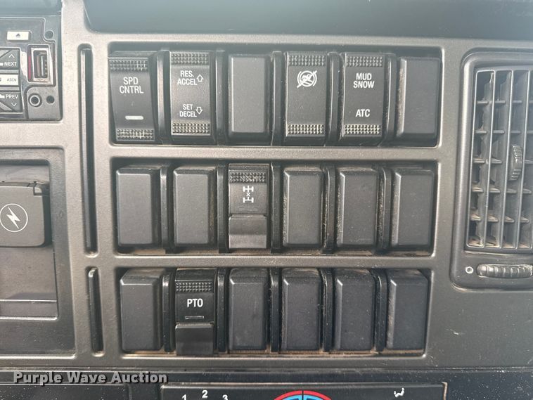 image for item DQ4138 2019 Mack Granite dump truck