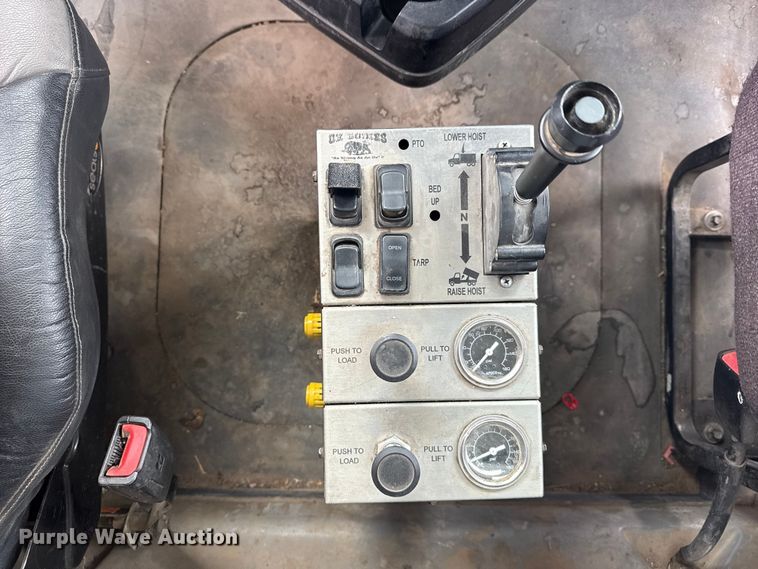 image for item DQ4138 2019 Mack Granite dump truck