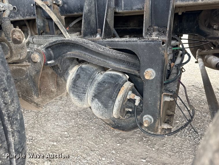image for item DQ4138 2019 Mack Granite dump truck