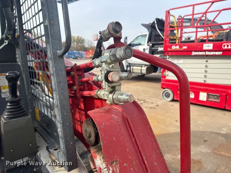 image for item DQ4153 2019 Takeuchi TL8 tracked skid steer loader