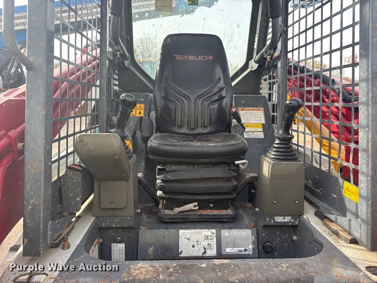 image for item DQ4153 2019 Takeuchi TL8 tracked skid steer loader