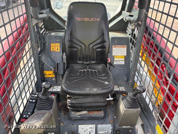 image for item DQ4153 2019 Takeuchi TL8 tracked skid steer loader