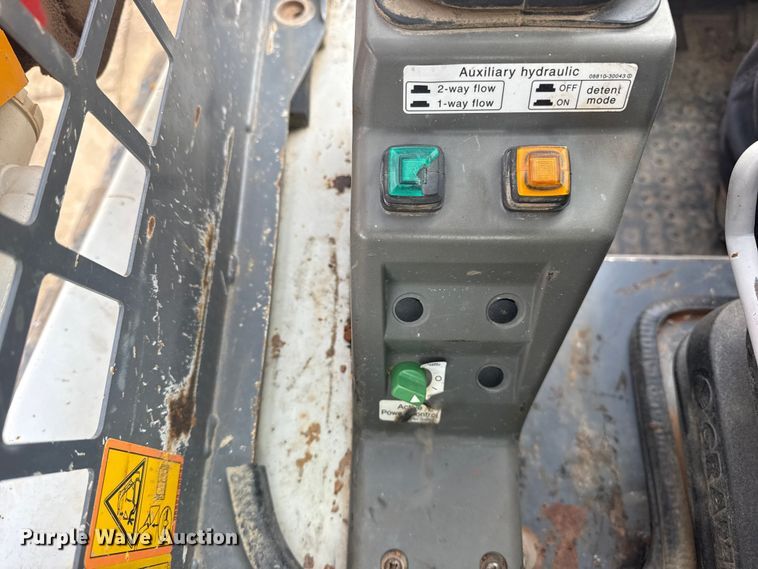 image for item DQ4153 2019 Takeuchi TL8 tracked skid steer loader