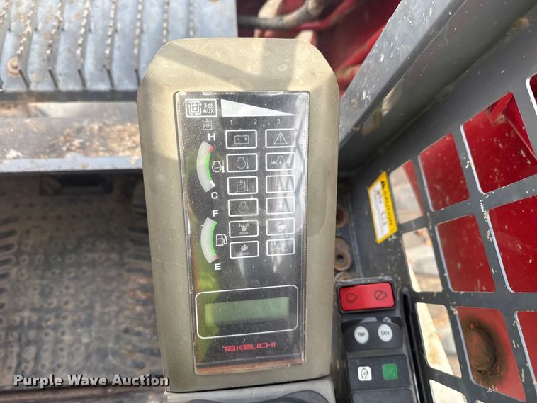 image for item DQ4153 2019 Takeuchi TL8 tracked skid steer loader