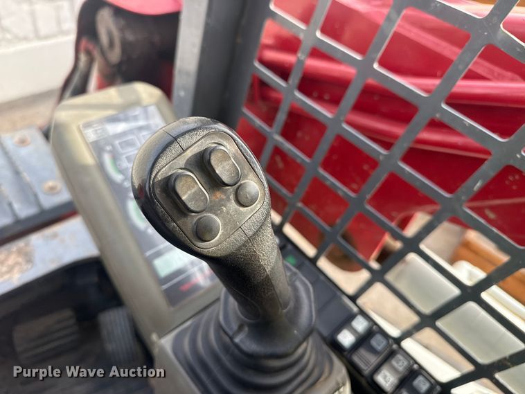 image for item DQ4153 2019 Takeuchi TL8 tracked skid steer loader