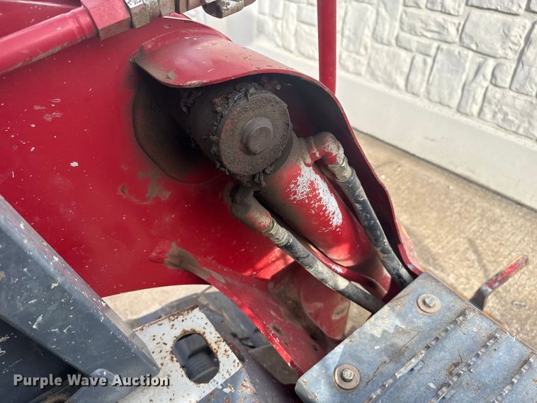 image for item DQ4153 2019 Takeuchi TL8 tracked skid steer loader