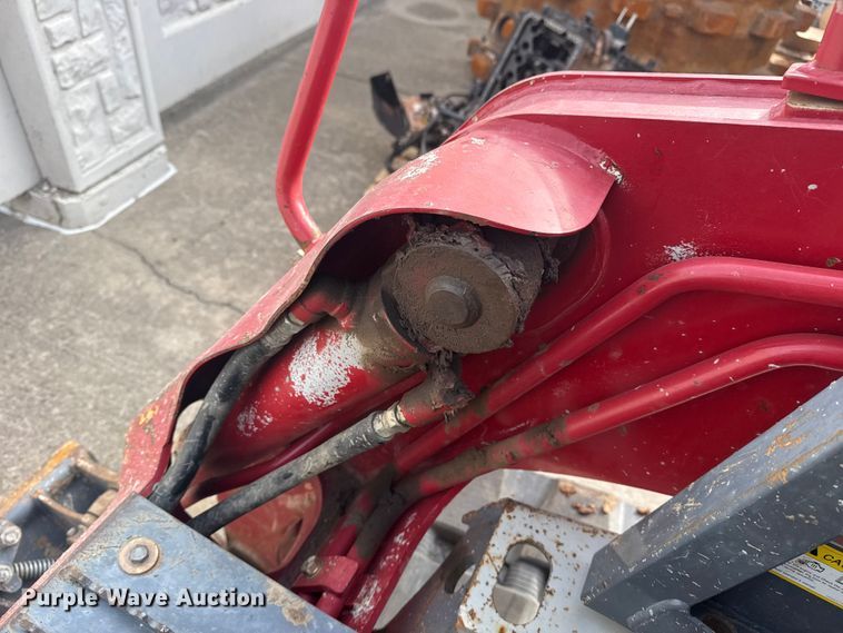 image for item DQ4153 2019 Takeuchi TL8 tracked skid steer loader