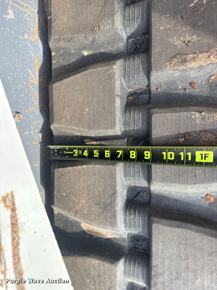 image for item DQ4153 2019 Takeuchi TL8 tracked skid steer loader