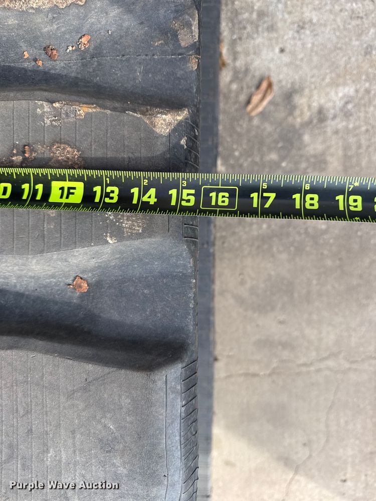 image for item DQ4153 2019 Takeuchi TL8 tracked skid steer loader