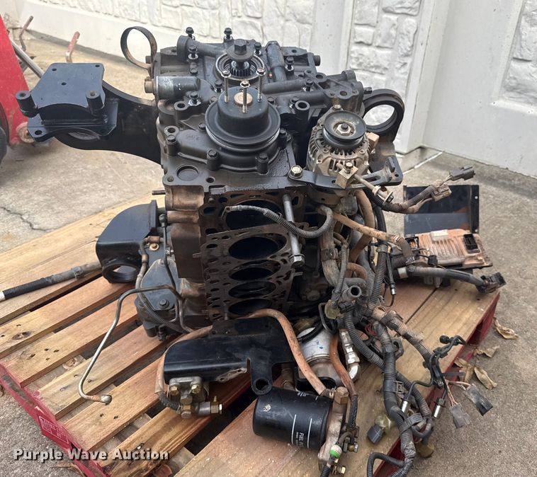 image for item DQ4153 2019 Takeuchi TL8 tracked skid steer loader