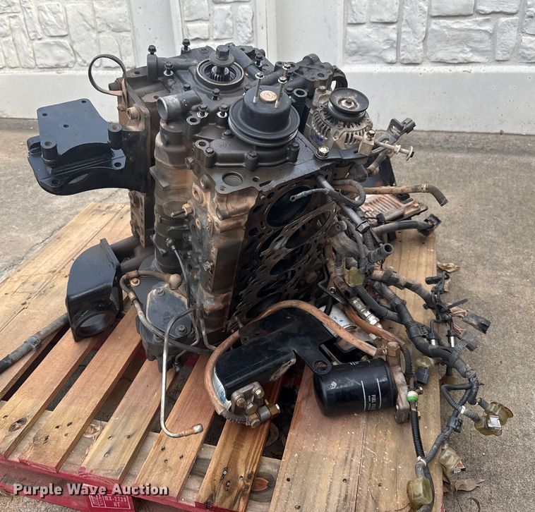 image for item DQ4153 2019 Takeuchi TL8 tracked skid steer loader