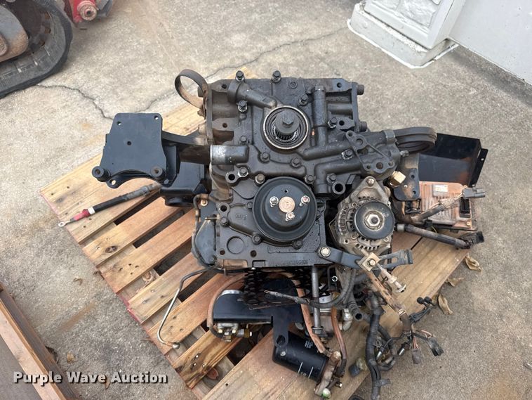 image for item DQ4153 2019 Takeuchi TL8 tracked skid steer loader